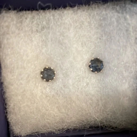 Swarovski sapphire-crystal stud earrings - Picture 6 of 6